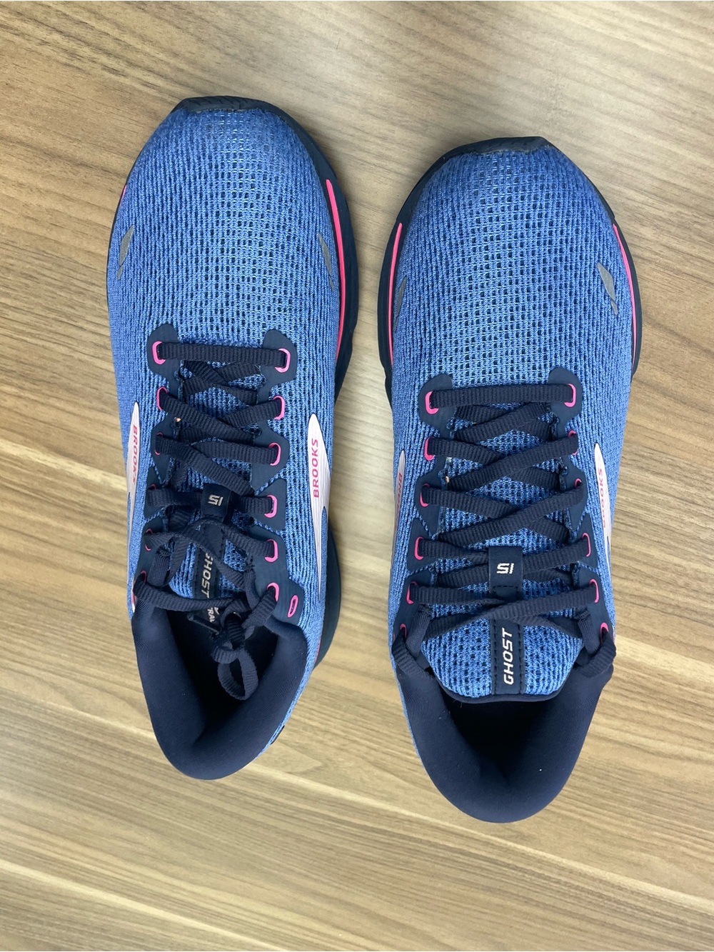 Like new Brooks Womens Ghost 15 Blue Running Road Shoes Size 11 - Picture 4 of 8